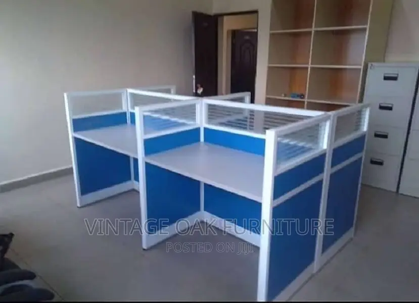 4 Seaters Work Station Office Table