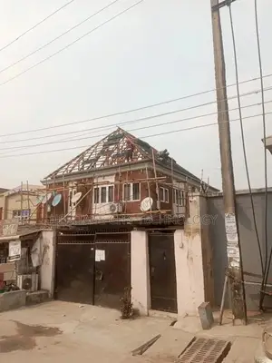 Shingle Black With White Patch