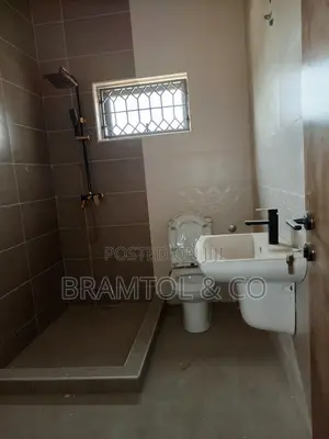 4bdrm Townhouse / Terrace in Durumi for rent