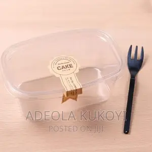 A Pack of 1000pcs of 480ml Rectangular Parfait Bowl