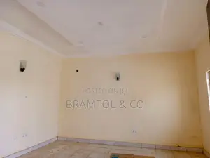 5bdrm Townhouse / Terrace in Kiami for rent