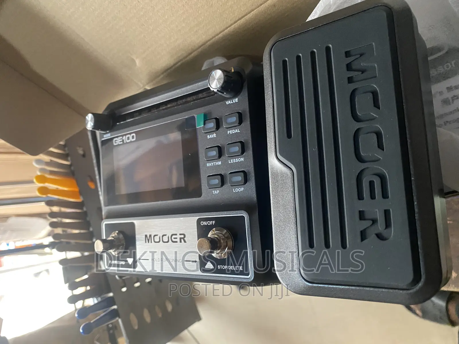 Mooer GE100 Guitar Multi Effects Processor