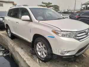 Toyota Highlander Limited 2012 White