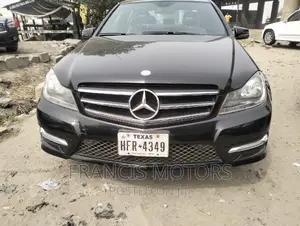 Mercedes-Benz C300 2014 Black