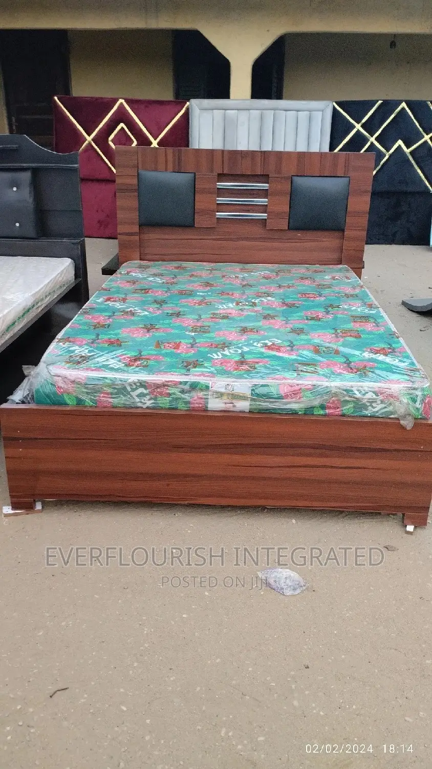 Bed Frame 4x6ft With Mattress