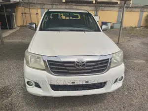 Toyota Hilux WORKMATE 2015 White