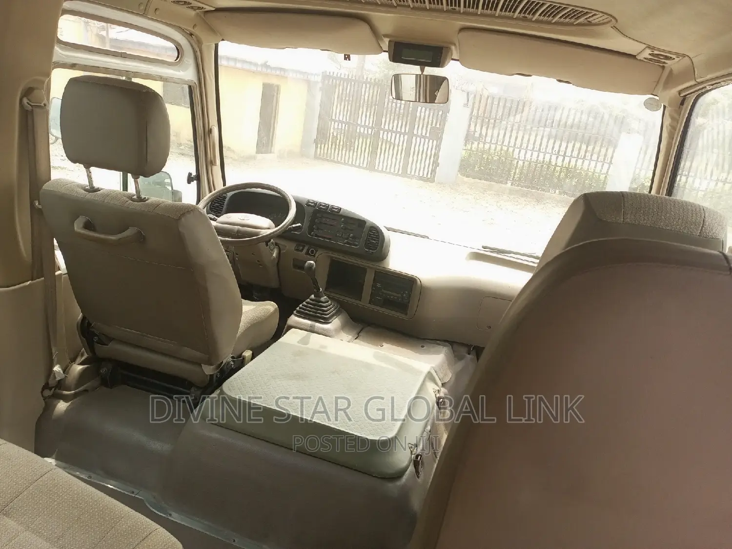 Toyota Coaster 2014 Gold