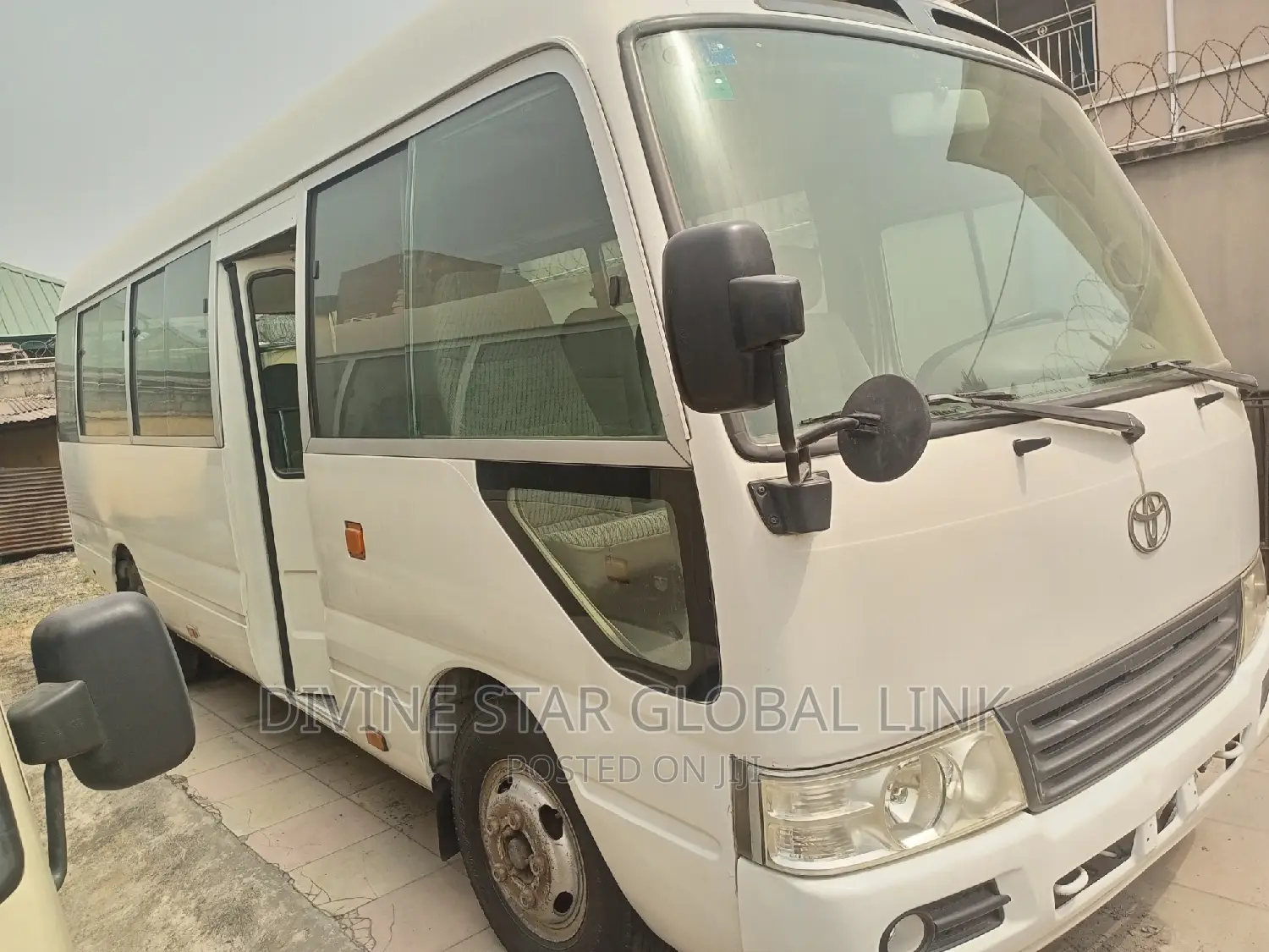 Toyota Coaster 2014 Gold