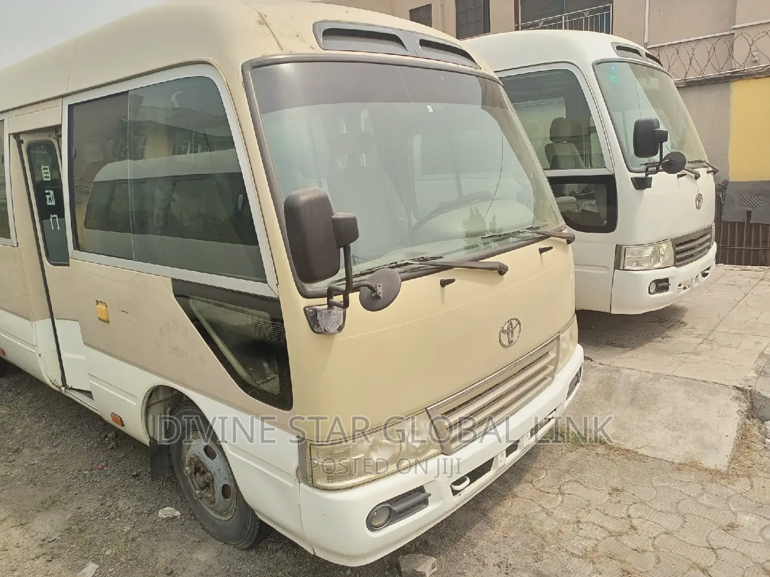 Toyota Coaster 2014 Gold
