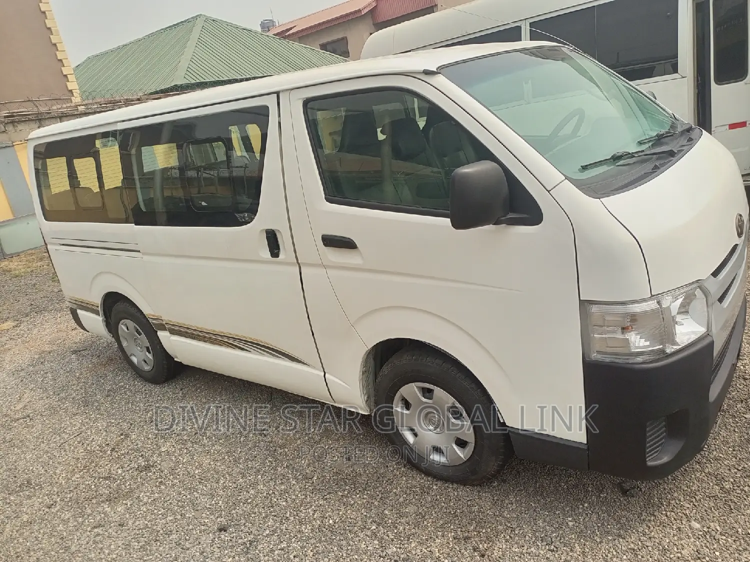 Toyota HiAce 2010 White