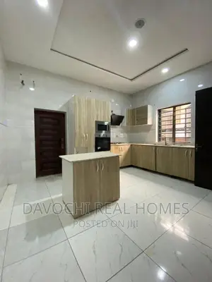 5bdrm Bedsitter in Immediately After, Lekki for rent