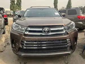 Toyota Highlander 2018 Brown