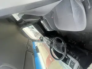 Toyota HiAce 2013 White