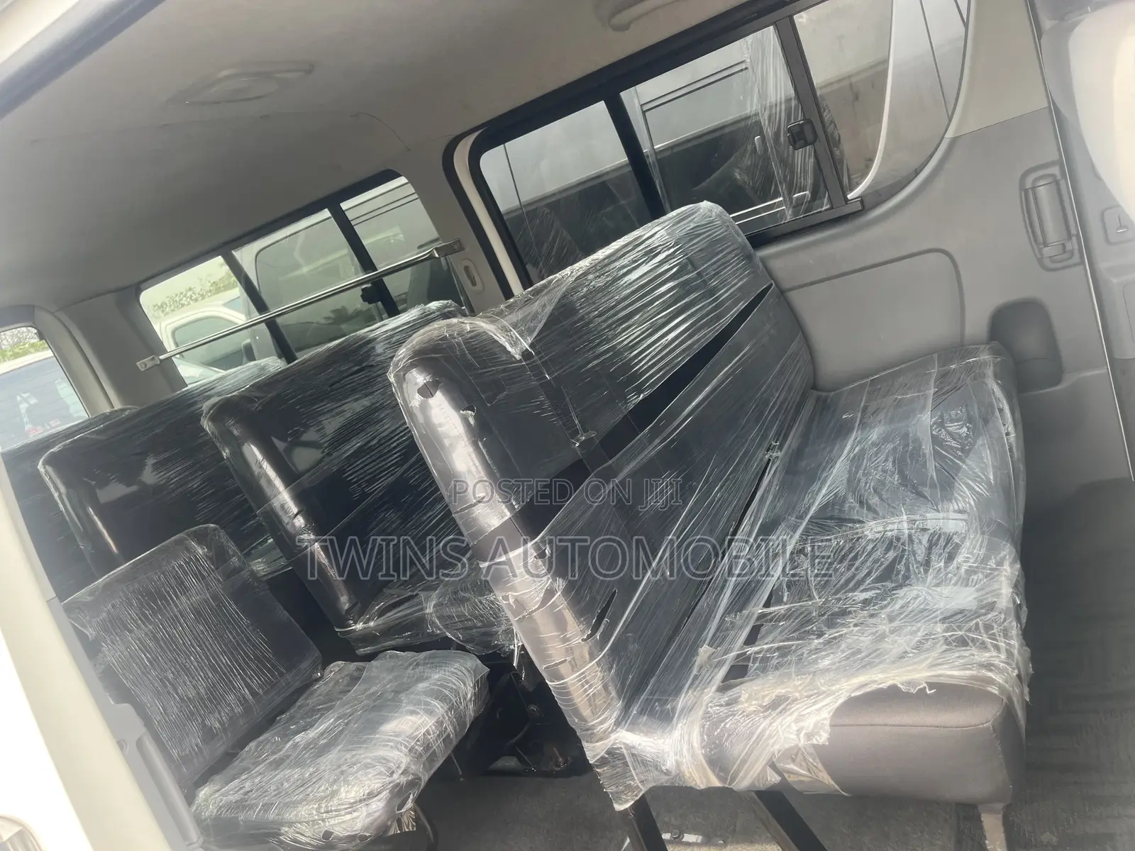Toyota HiAce 2013 White