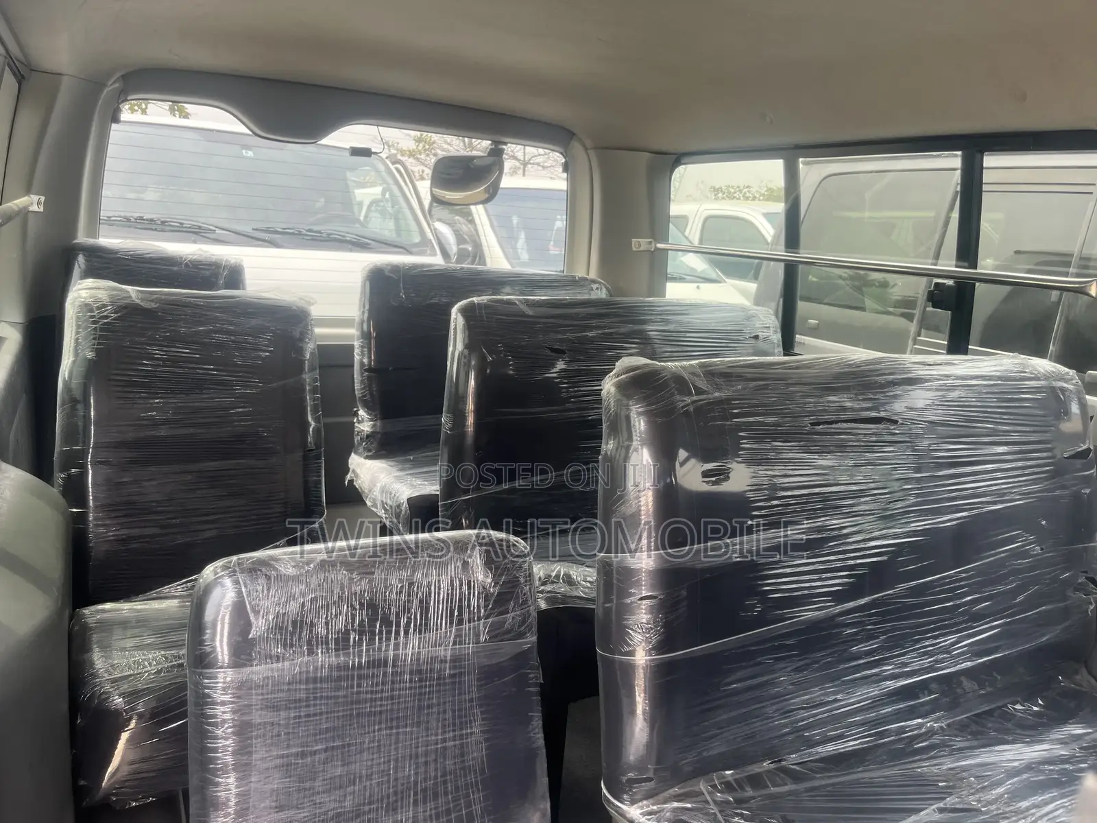 Toyota HiAce 2013 White