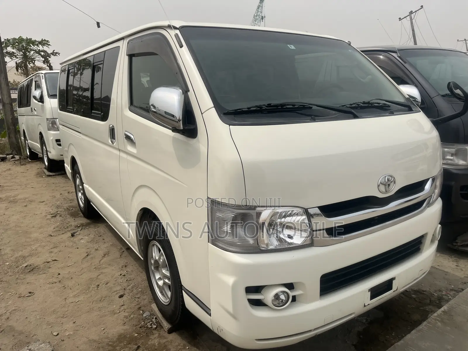 Toyota HiAce 2013 White