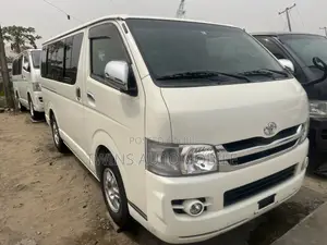 Toyota HiAce 2013 White