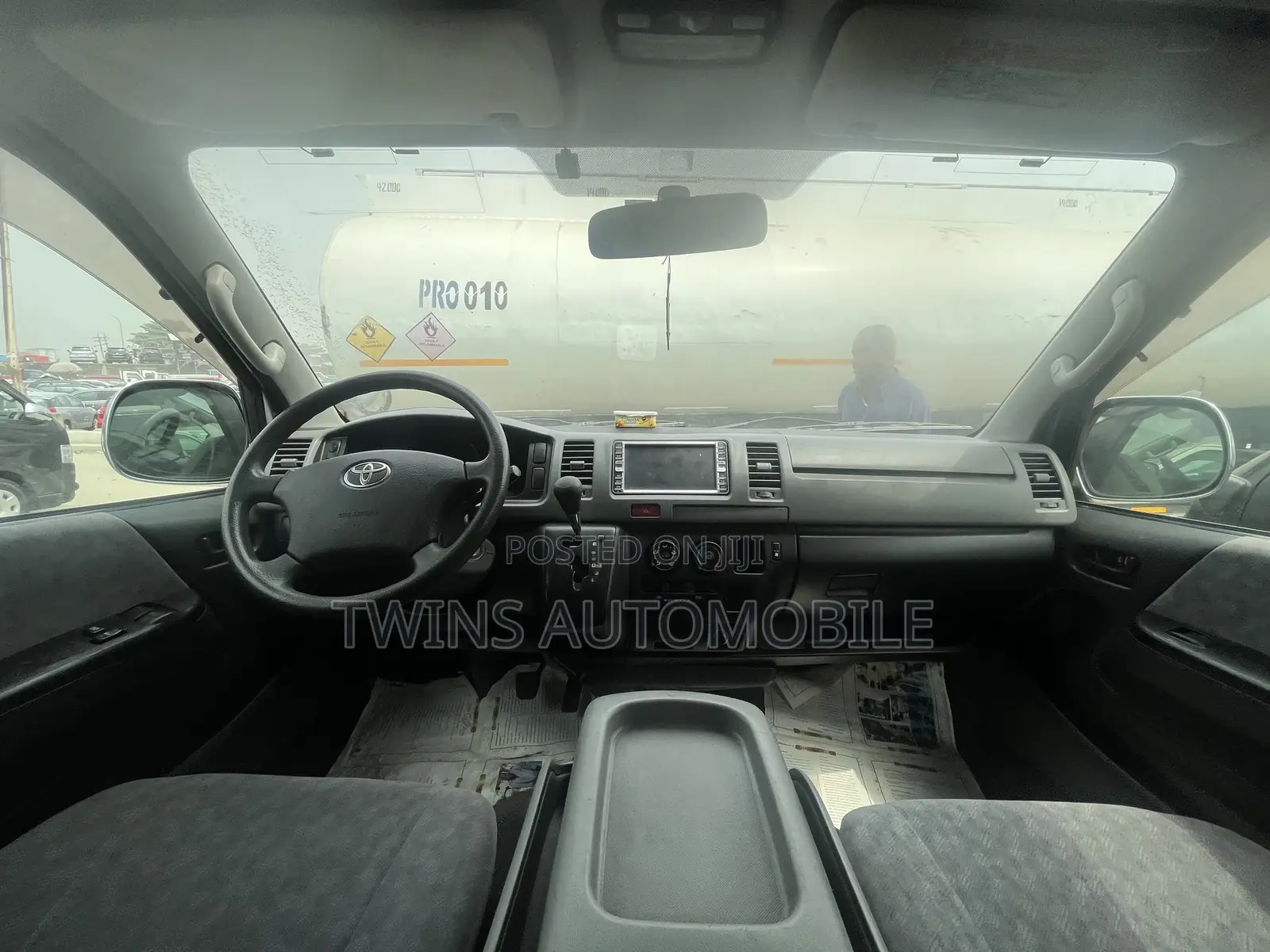 Toyota HiAce 2011 Silver