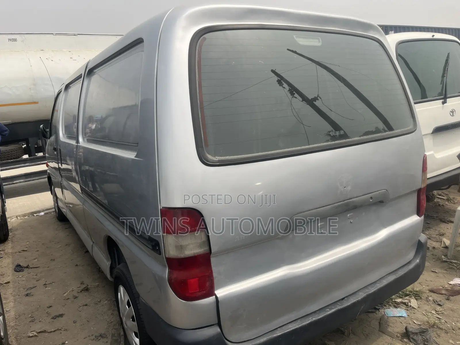 Toyota HiAce 2006 Grey