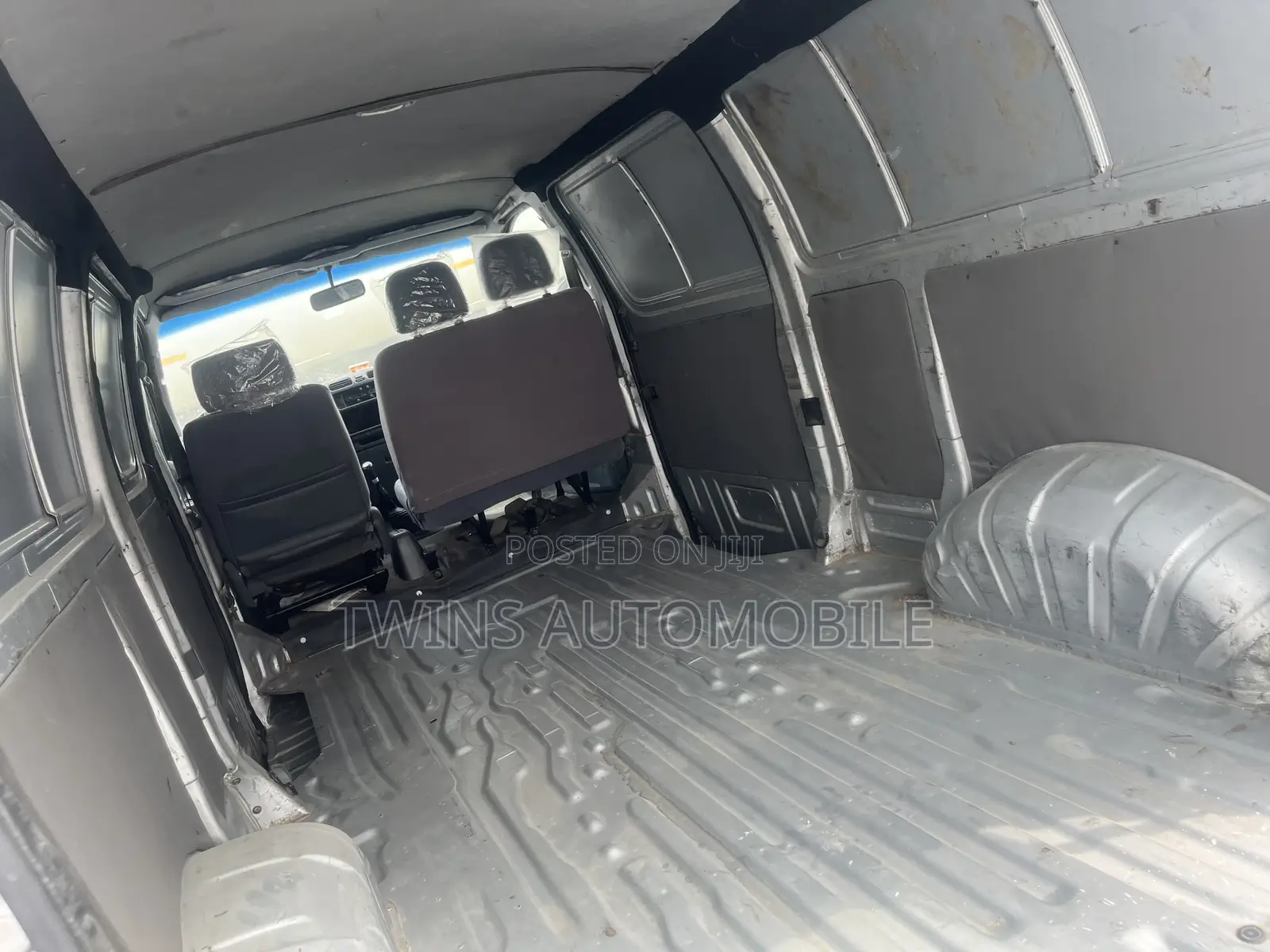 Toyota HiAce 2006 Grey