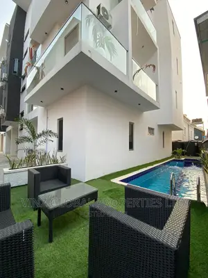 Luxury 2 Bedroom Apartment With Swimming Pool