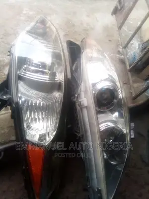 Head Light Toyota Solara 2010