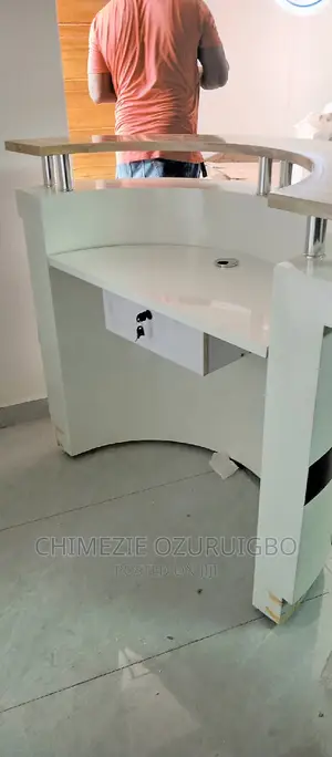 1.2 Meters White Reception Table