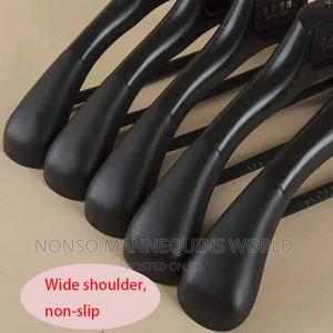 Luxury Suit Hanger With Bar Black Coat Plastic Hanger