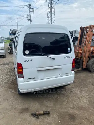 Suzuki Every 2010 White