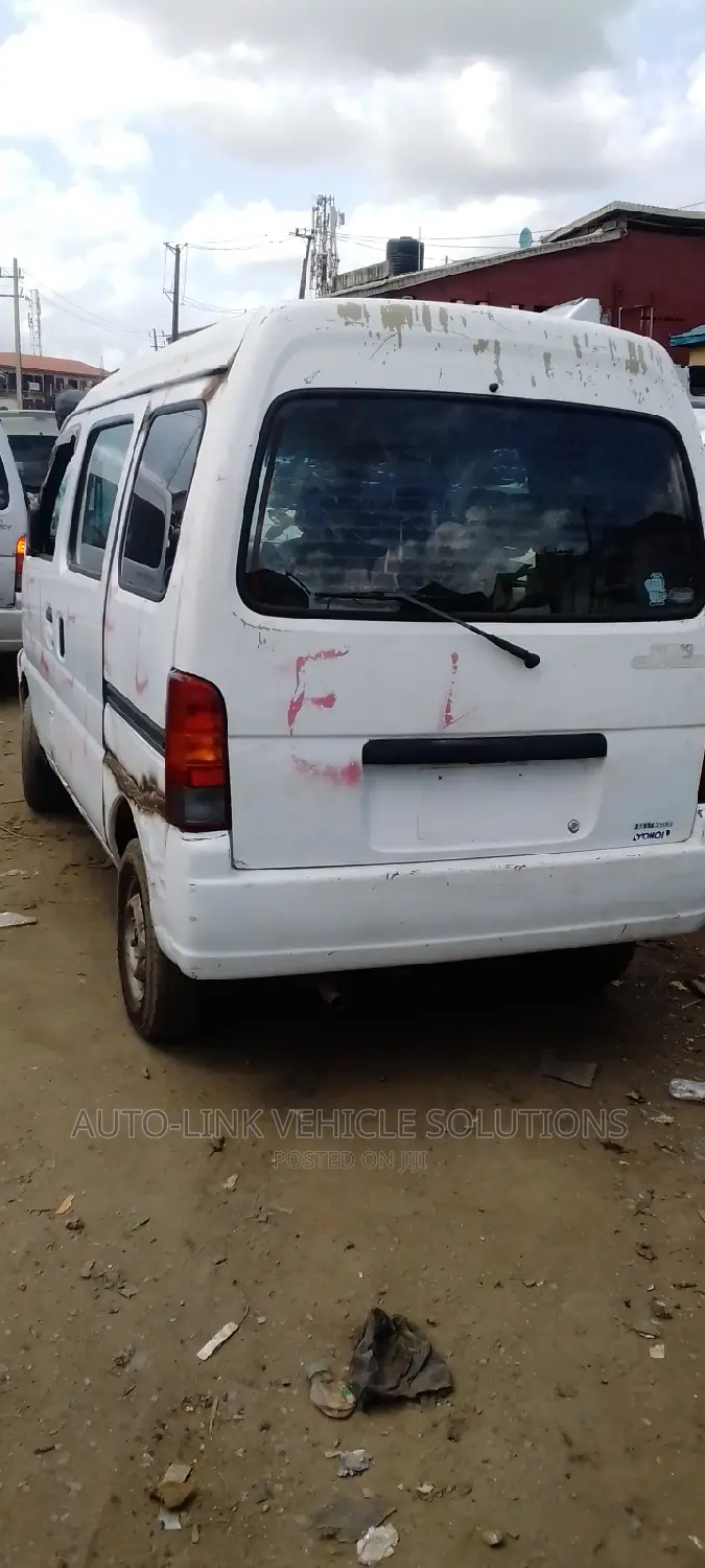 Suzuki Every 2010 White