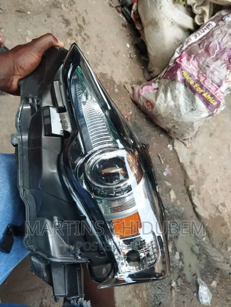 Headlight Is350 2019 Model
