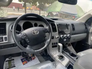 Toyota Sequoia 2011 Silver