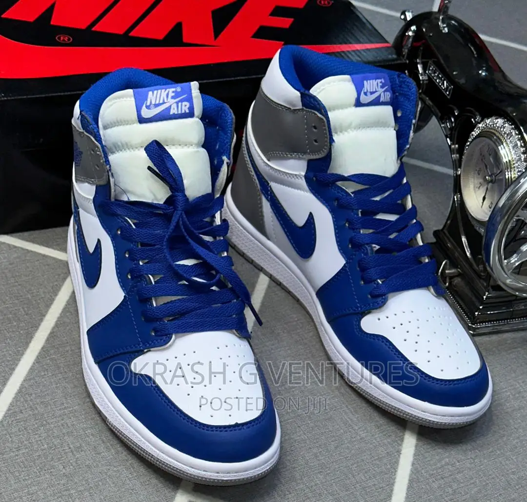 nike ankle sneakers