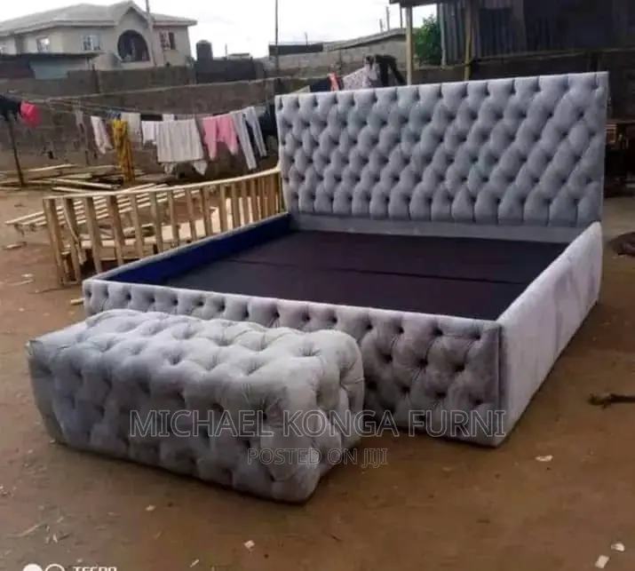 6b6 Padded Bed With Ottoman