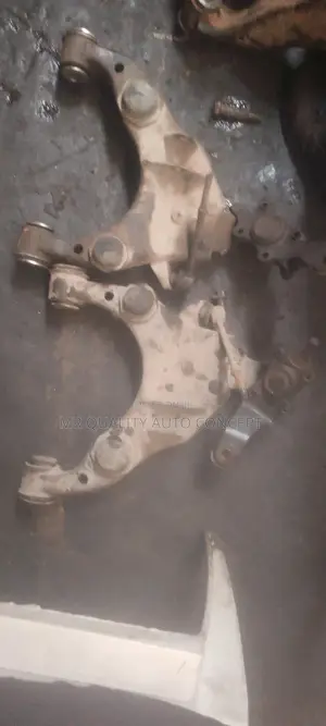 Tokunbo Lower Arm for 4 Runner 1999-2002 Model