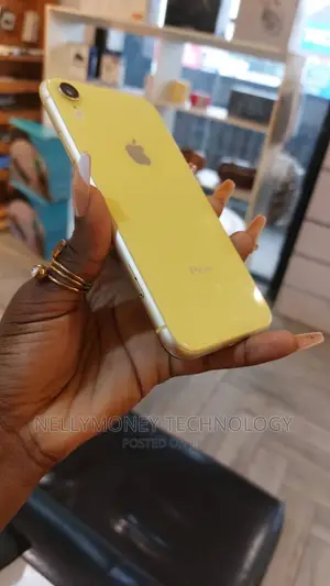 Apple iPhone XR 64 GB Yellow
