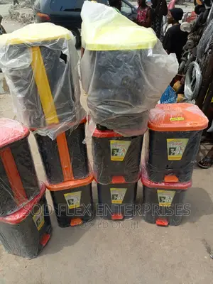 20 Liters Pedals Trash Bin Available in Colors