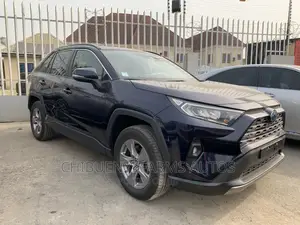 Toyota RAV4 XLE Premium 2022 Matt Black