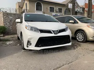 Toyota Sienna 2017 White