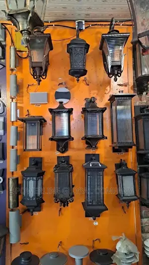 Wall Pillar Light Fitting for Homes/ Hotels/ Lounges