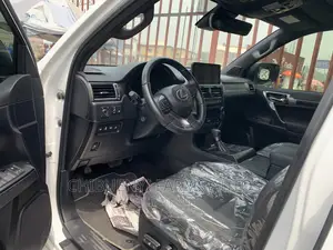 Lexus GX 2023 White