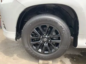 Lexus GX 2023 White