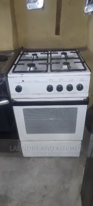 4 Burner Gas Cooker With Oven and Grill