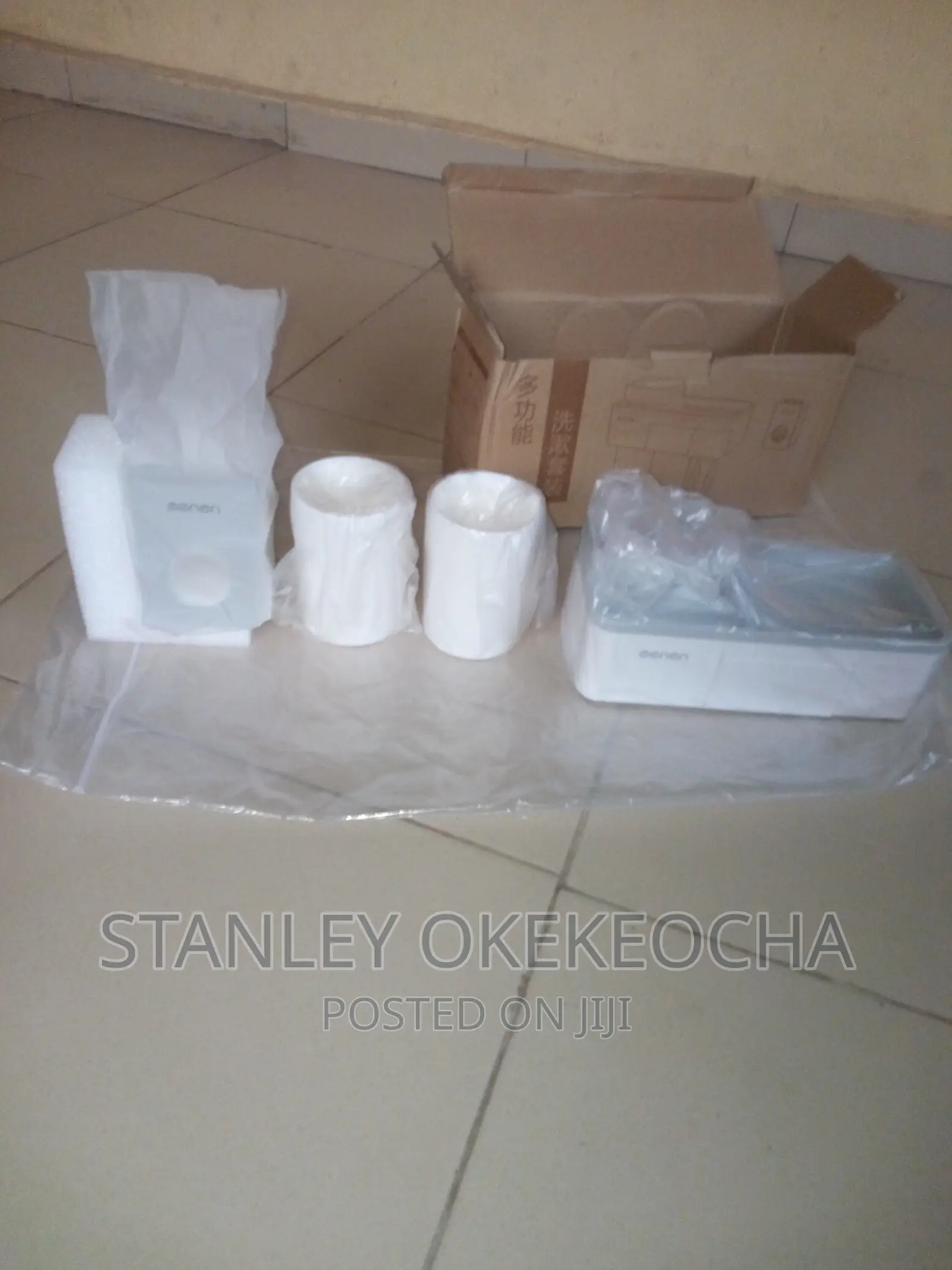 Toothbrush Holder Automatic Toothpaste Squeezer Dispenser