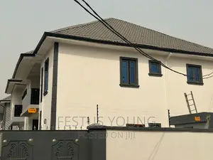 8bdrm Block of Flats in Peaceland Estate, Ogombo for sale