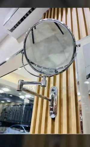 Magnified Mirror