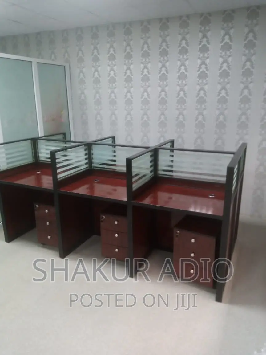 Quality Workstation Table by 6 People