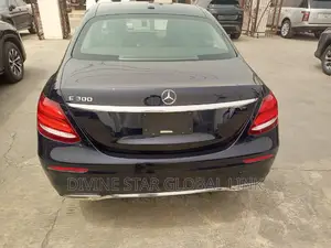 Mercedes-Benz E300 2018 Blue