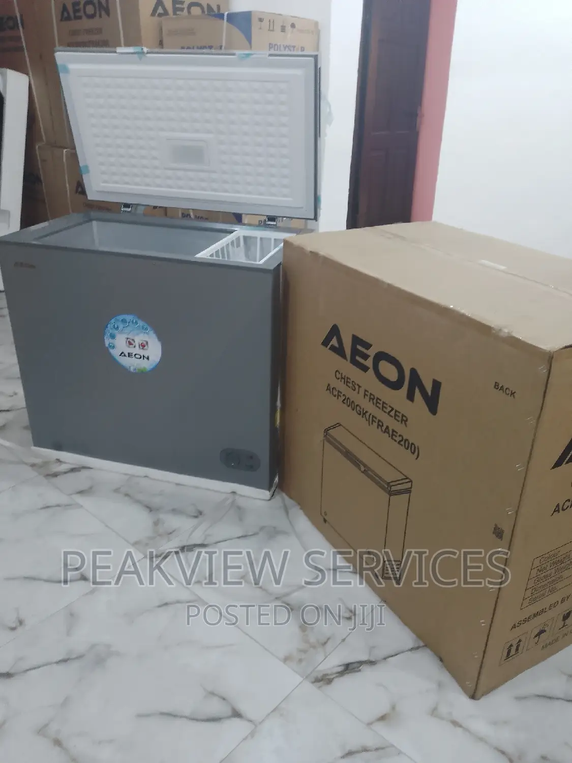 The New Aeon Chest Freezer (200L)