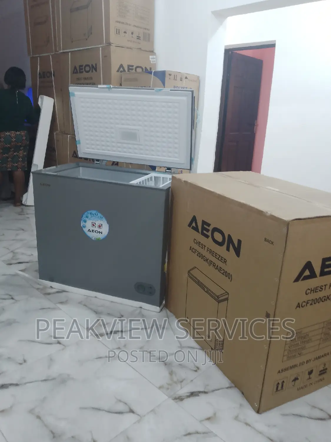 The New(200L) Aeon Chest Freezer With Basket